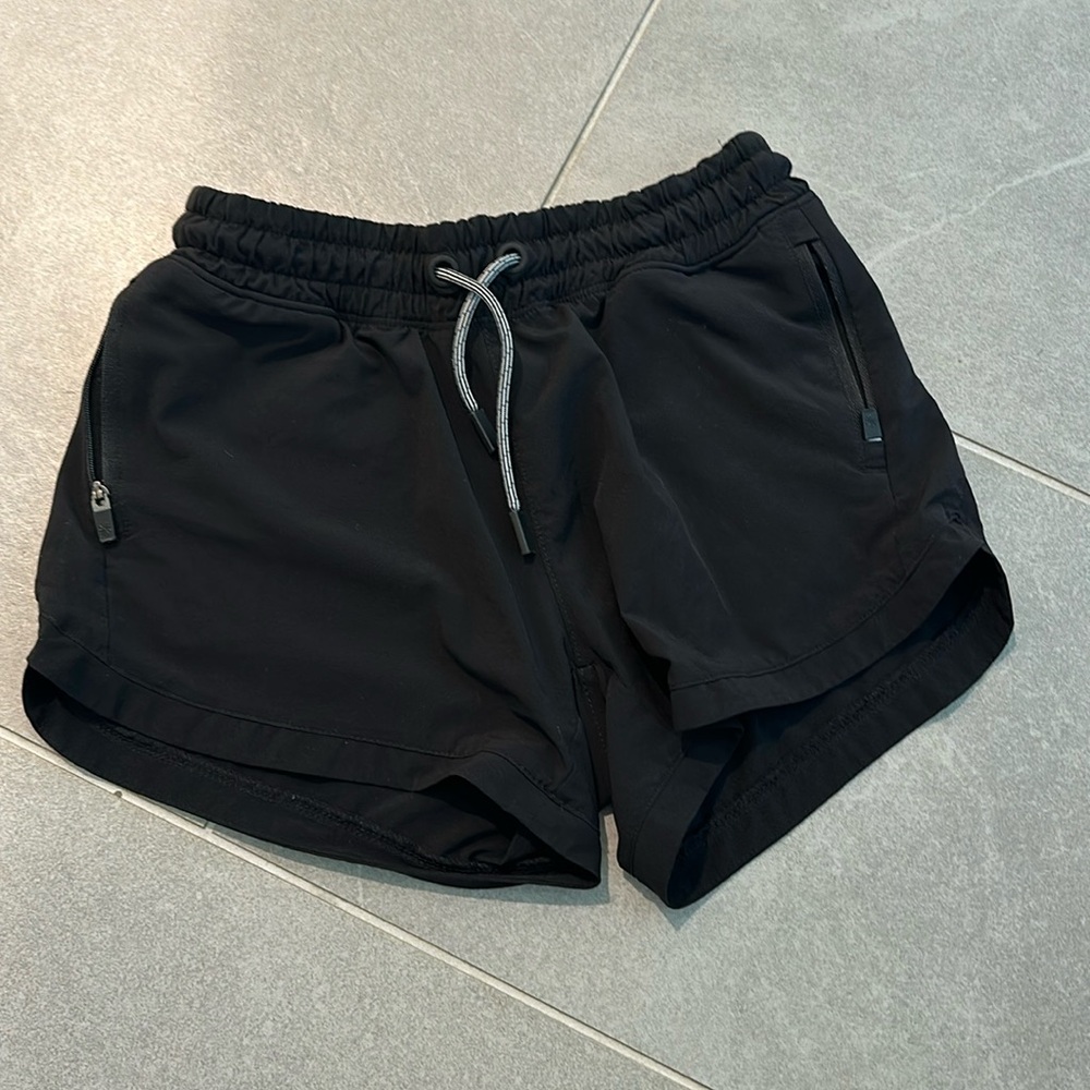 Athleta Girl Size 12 Shorts in black